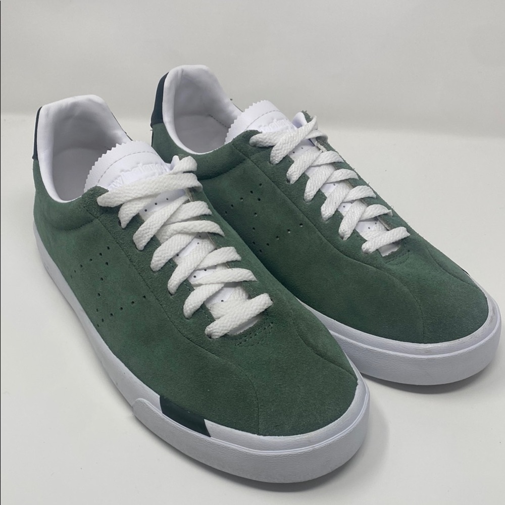 New Balance Numeric 22
Green Suede